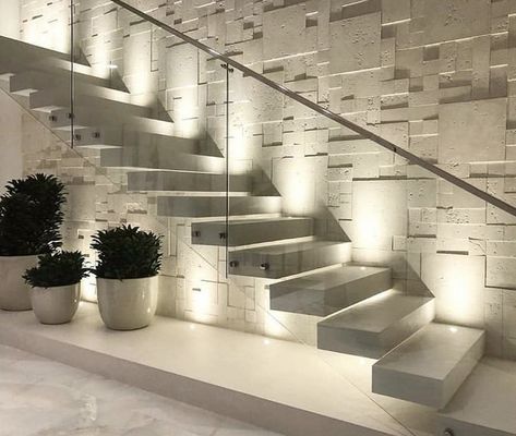 Cầu thang đá lan can kính trong suốt